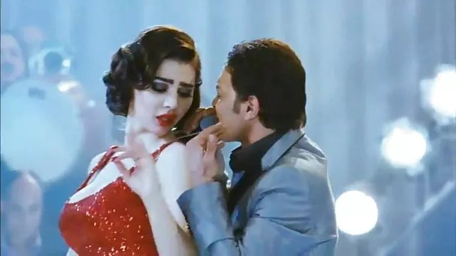 Porno pas d'inscription  Couper son pantalon et a commencé à baiser dans film de porno en français le cul