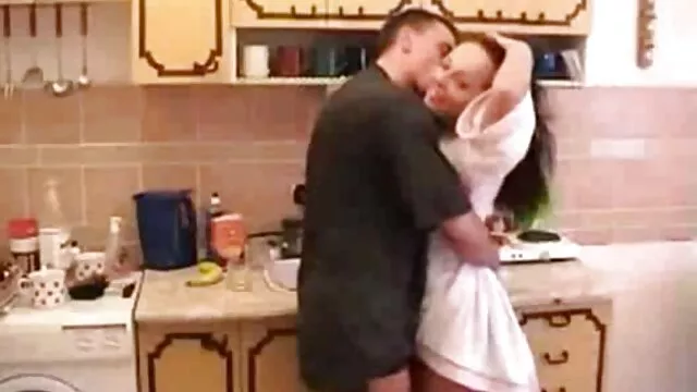 Porno pas d'inscription  Un enfant charmant avec son you porn gratui propre bras a conduit le tout dans la chaise