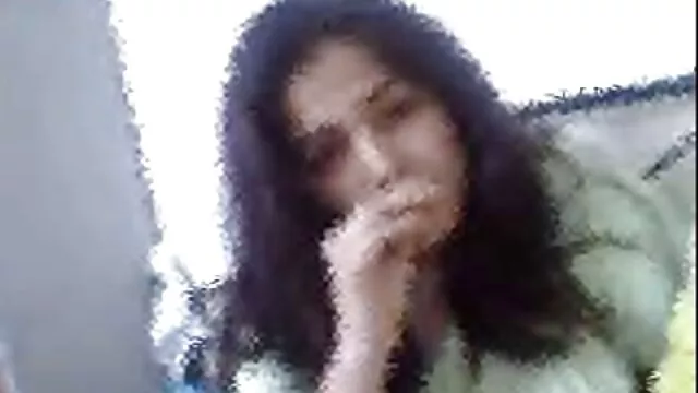 Porno pas d'inscription  Écolière utilise vibrateur xxx video tukif à masturber sur caméra avec caméra