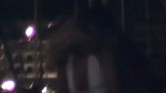 Porno pas d'inscription  Le serveur appelle la fille et video porno tu kife l'invité dans la salle arrière