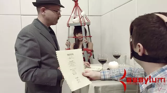 Porno pas d'inscription  Deux amis ont battu xxx gratuit tukif un homme et l'ont forcé à lécher le flash