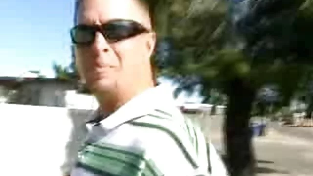 Porno pas d'inscription  Le putain de video pornovore garçon est diverti par un gros membre rapide