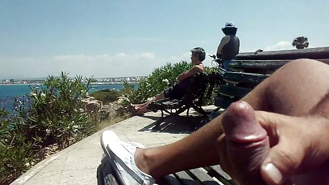 Porno pas d'inscription  Mince poussin montre beauté en face de video sex amateur gratuite créateurs