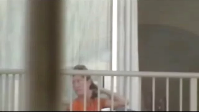 Porno pas d'inscription  Dame habillée en culotte video x femmes mures rouge