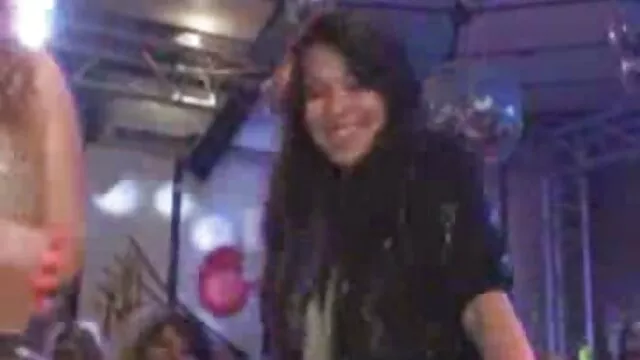 Porno pas d'inscription  Jeune video sex gratuit français s couplesing couple swapped partenaires