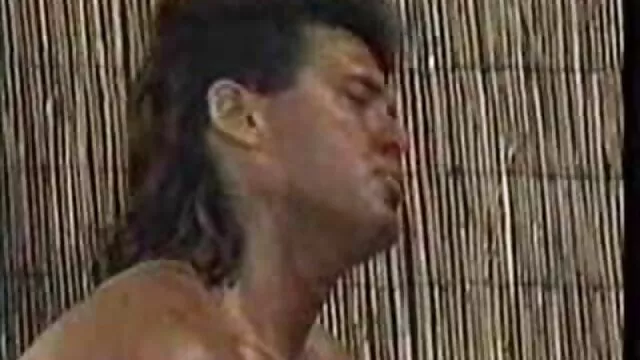 Porno pas d'inscription  Impeccable femmes nues sur le lit de bronzage youporn sex gratuit