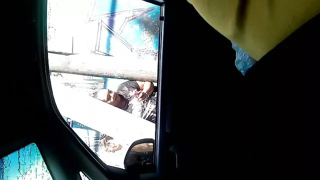 Porno pas d'inscription  Natasha s'est bien reposée sur la plage avec trois amis telecharger video lesbienne